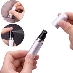 MaxedMore Navulbare Parfumverstuiver 5ml Rood/Licht Roze/ Oranje/Groen/ Blauw/ Grijs - 65 Keer Spraybare Parfum Verstuiver - Hervulbaar Tasverstuiver Voor Parfum - Meeneem Mini Geur Flesje Voor Op Reis - Lipstick Formaat Navulbaar Parfumflesje -Beroemde Parfum Winkel 1187x1200 2