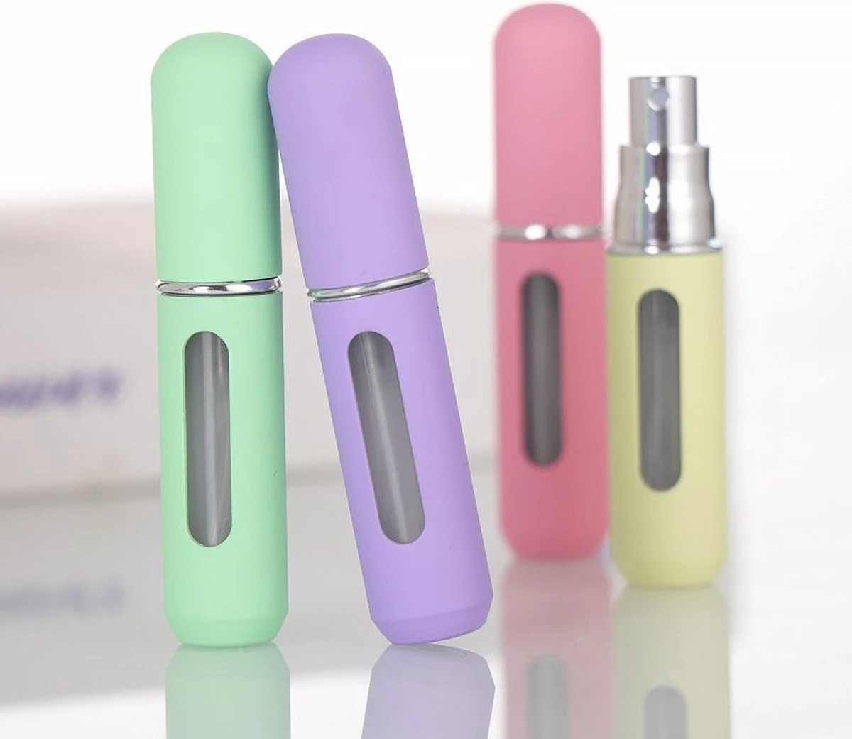 Lotis - Parfumverstuivers - Mini Flesje Navulbaar - Candy Mat Paars 4 Lotis - Parfumverstuivers - Mini Flesje Navulbaar - Candy Mat Paars - Afbeelding 4