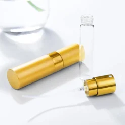 Scenty - Parfum Verstuiver Navulbaar - Mini Parfum Flesje - Reisflesje - Goud -Beroemde Parfum Winkel 1200x1200 359