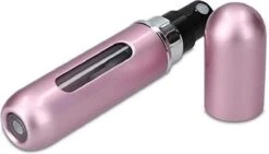 MaxedMore Navulbare Parfumverstuiver 5ml Rood/Licht Roze/ Oranje/Groen/ Blauw/ Grijs - 65 Keer Spraybare Parfum Verstuiver - Hervulbaar Tasverstuiver Voor Parfum - Meeneem Mini Geur Flesje Voor Op Reis - Lipstick Formaat Navulbaar Parfumflesje -Beroemde Parfum Winkel 1200x686