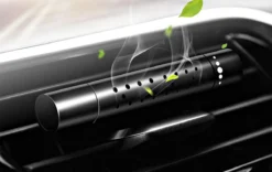 Autoparfum - Luchtverfrisser Auto - Inclusief 5 Geuren - Luxe Design - ZWART - Hervulbaar - Fris -Beroemde Parfum Winkel 1200x758 1